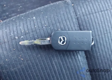 2011 Mazda Mazda6 I Touring z USA, uszkodzony, nr VIN 1YVHZ8CH1B5M21654